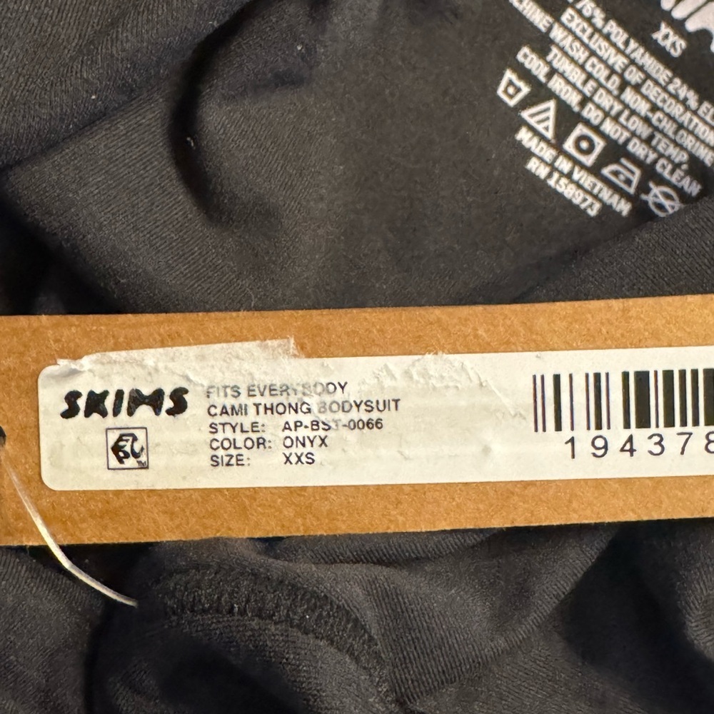 SKIMS FITS EVERYBODY CAMI BODYSUIT - Picture 10 of 16